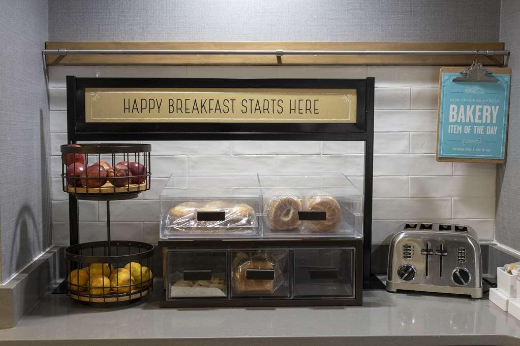 Hampton Inn Kent/Akron Area Restaurant photo