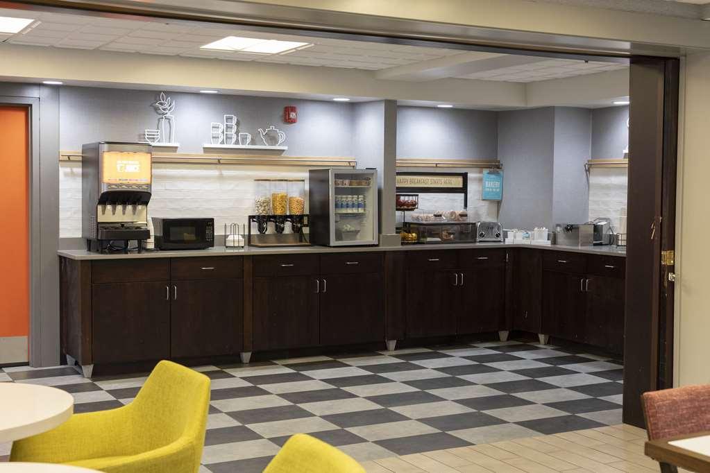 Hampton Inn Kent/Akron Area Restaurant photo