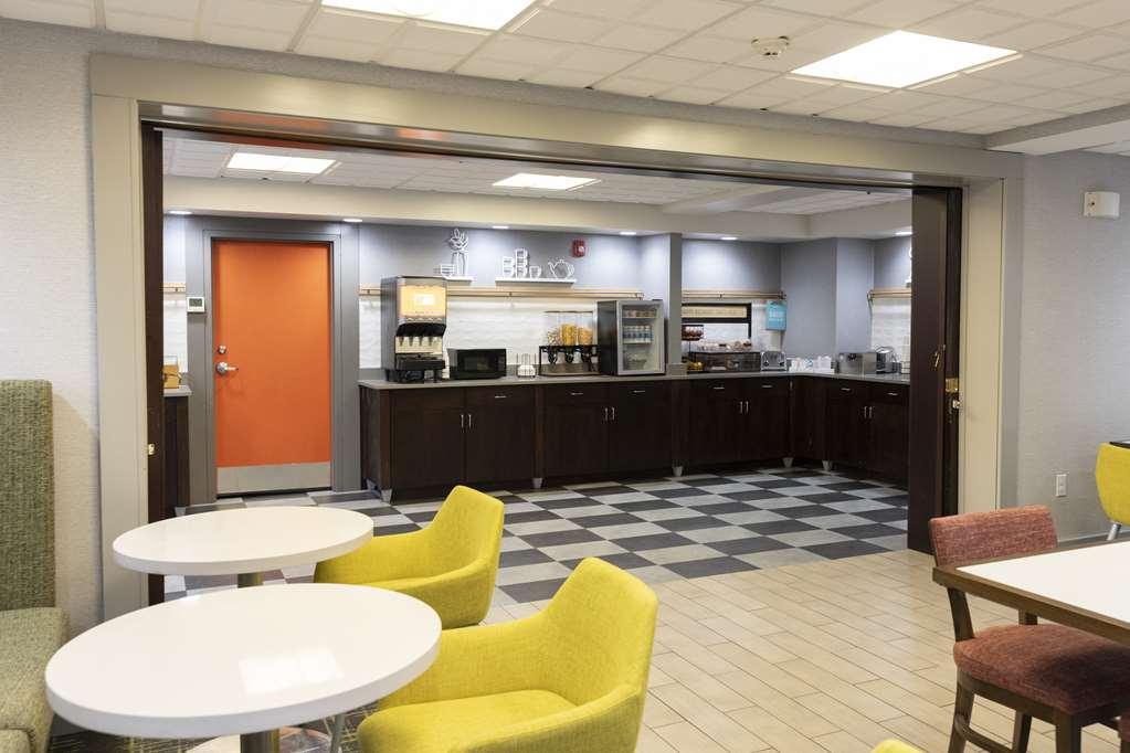 Hampton Inn Kent/Akron Area Restaurant photo