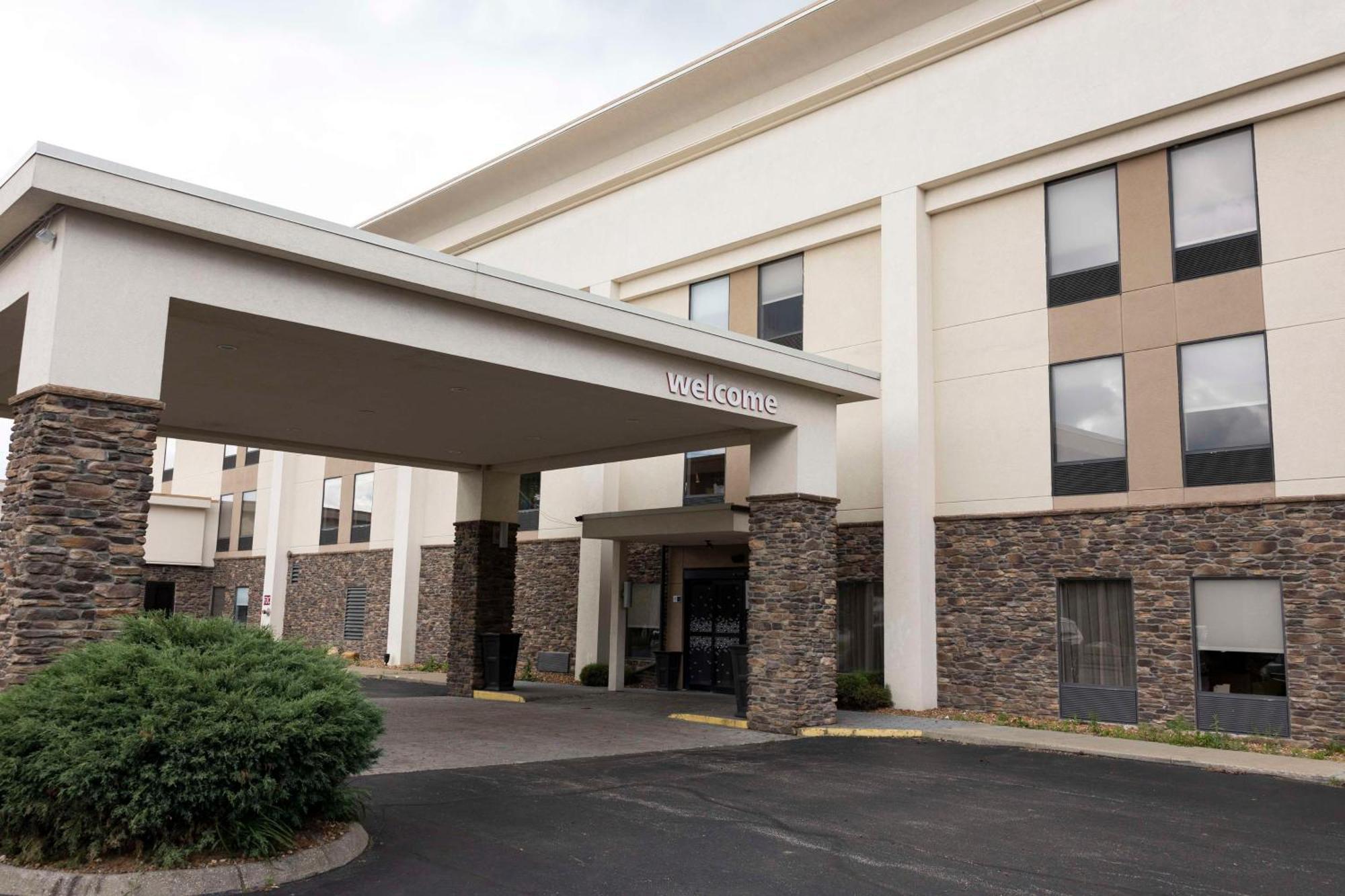 Hampton Inn Kent/Akron Area Exterior photo